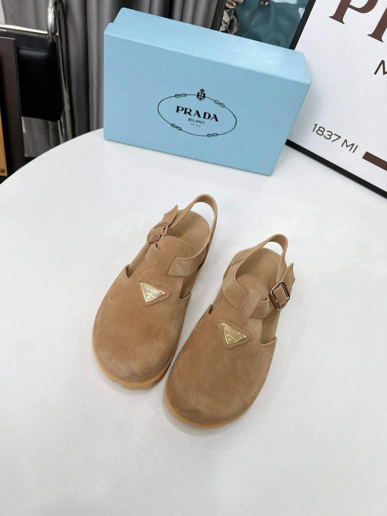 👟👟Ex-factory price 440👟👟 PRADA/25ss Prada classic triangle logo loafer series, simple and ultimate size: 35-42